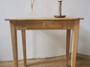 Table ferme bureau meubles objet de décoration vintage La Brocante de Paula