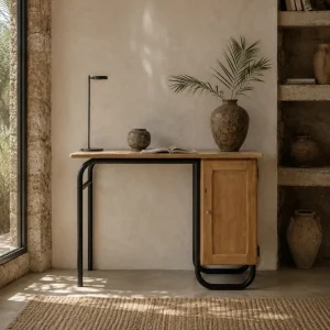Bureau d'appoint vintage en bois brut avec pieds tubulaires en métal noir et caisson à porte - La Brocante de Paula