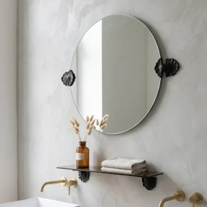 Ensemble Miroir Mural Oval Pivotant & Tablette en Verre Fumé | Patères en Métal Ciselé Motifs Coquilles