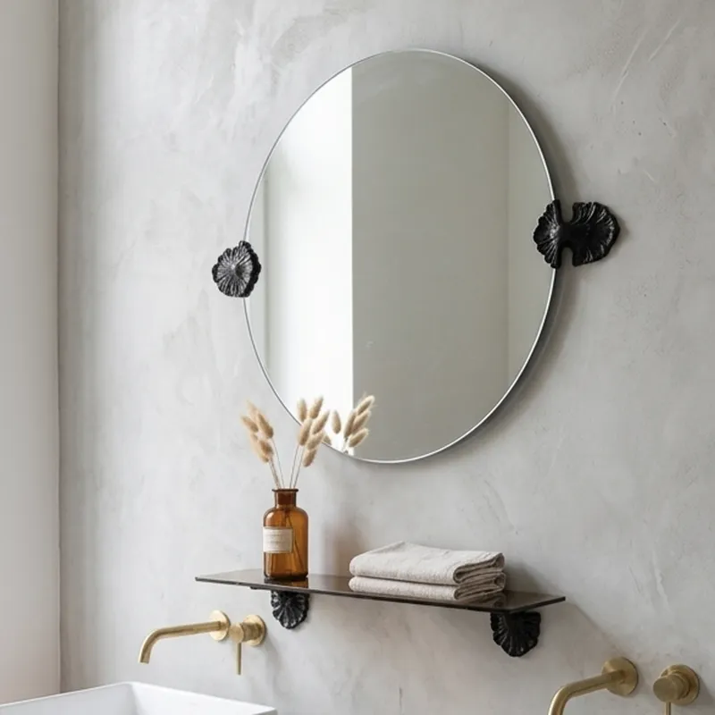Ensemble Miroir Mural Oval Pivotant & Tablette en Verre Fumé | Patères en Métal Ciselé Motifs Coquilles