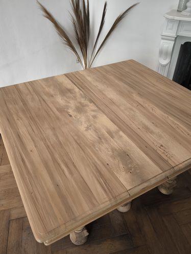 La Brocante de Paula Table Henri II en Noyer Massif Rénovée — Modèle Modulable à Roulettes