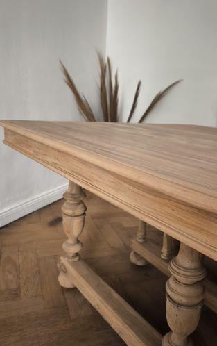 La Brocante de Paula Table Henri II en Noyer Massif Rénovée — Modèle Modulable à Roulettes