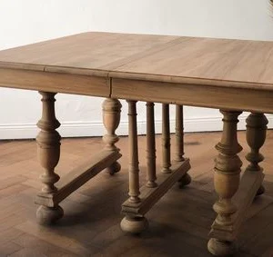 Table Henri II en Noyer Massif Rénovée